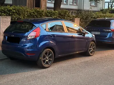 Gebraucht Ford Fiesta 75 PS (55 kW) 2016 Blau Kleinwagen