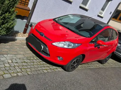 Gebraucht Ford Fiesta Titanium 120 PS (88 kW) 2010 Rot Kleinwagen