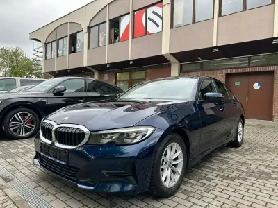 Używany BMW 320 Advantage 190 KM (139 kW) 2022 Niebieski Sedan/Limuzyna