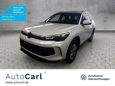 Gebraucht VW Tiguan Basis 131 PS (96 kW) 2025 Oryxweiß perlmutteffekt SUV