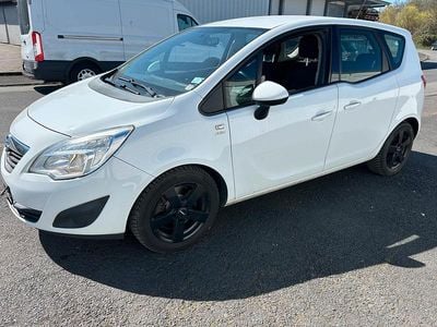 Gebraucht Opel Meriva 110 PS (80 kW) 2013 Weiß Van / Kleinbus