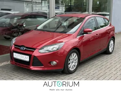 Gebraucht Ford Focus Titanium 150 PS (110 kW) 2011 Rot Limousine