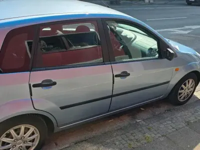 Gebraucht Ford Fiesta 69 PS (50 kW) 2005 Blau Kleinwagen