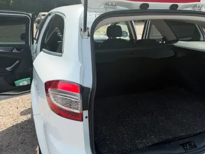 Gebraucht Ford Mondeo 140 PS (102 kW) 2013 Weiß Kombi