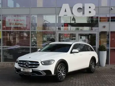 Używany Mercedes E400 330 KM (242 kW) 2020 Biały Kombi
