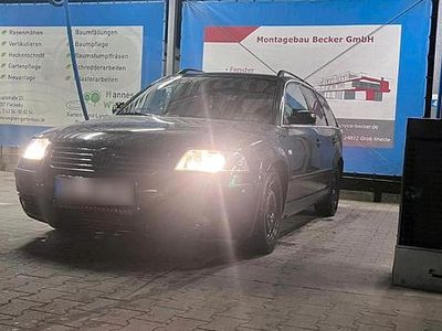 Gebraucht VW Passat 101 PS (74 kW) 2004 Schwarz Kombi