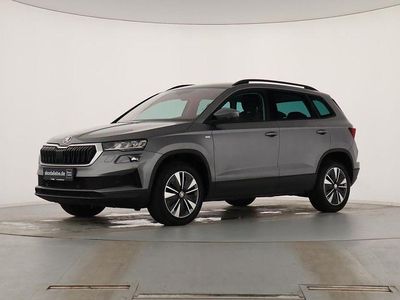 Graphitegrau metallic Gebraucht 2023 Skoda Karoq Tour SUV | 23.789 € (Guter Preis)