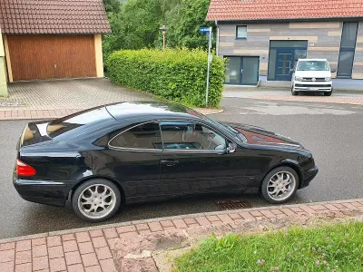 Gebraucht Mercedes CLK230 197 PS (144 kW) 2003 Schwarz Coupé