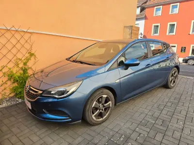 Gebraucht Opel Astra 105 PS (77 kW) 2016 Blau Limousine