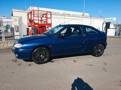 Second-hand Renault Mégane Coupé 102 CP (75 kW) 2002 Albastru Coupe