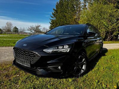Second-hand Ford Focus ST-Line 125 CP (91 kW) 2022 Negru Break