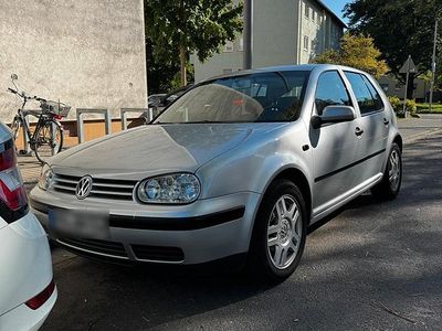 Gebraucht VW Golf IV 2003 Silber Kleinwagen