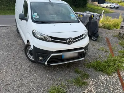 Gebraucht Toyota Proace Verso 120 PS (88 kW) 2019 Weiß Kombi