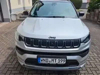 Gebraucht Jeep Compass 241 PS (177 kW) 2022 Silber SUV