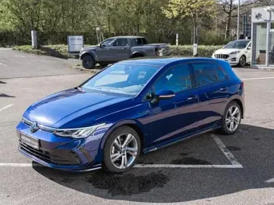 Gebraucht VW Golf VIII R-line 150 PS (110 kW) 2022 Blau Limousine