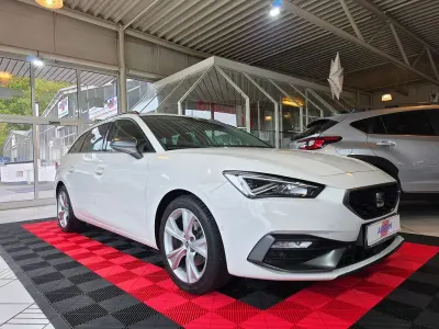 Gebraucht Seat Leon FR 150 PS (110 kW) 2022 Weiß Limousine