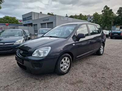 Używany Kia Carens LX 144 KM (105 kW) 2009 Szary Minivan