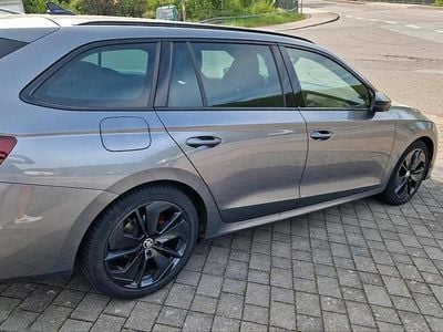 Usata Skoda Octavia RS 200 CV (147 kW) 2024 Grigio Station wagon