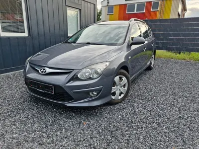 Gebraucht Hyundai i30 Edition+ 109 PS (80 kW) 2011 Grau Kombi
