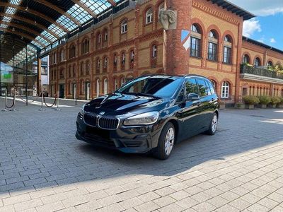 Gebraucht BMW 220 Gran Tourer Sport Line 190 PS (139 kW) 2021 Schwarz Van / Kleinbus