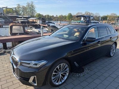 Second-hand BMW 520 Luxury Line 190 CP (139 kW) 2020 Negru Break