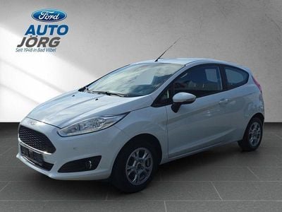 Gebraucht Ford Fiesta Celebration 101 PS (74 kW) 2017 Weiss Kleinwagen