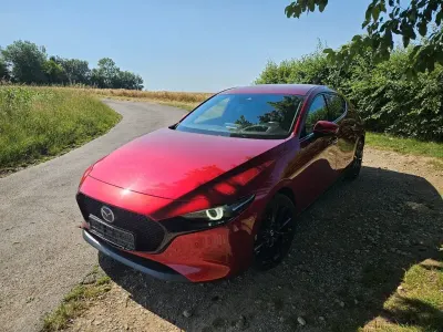 Gebraucht Mazda 3 Basis 179 PS (131 kW) 2020 Rot Limousine