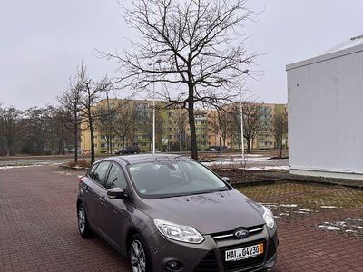 Gebraucht Ford Focus Trend 101 PS (74 kW) 2014 Braun Limousine