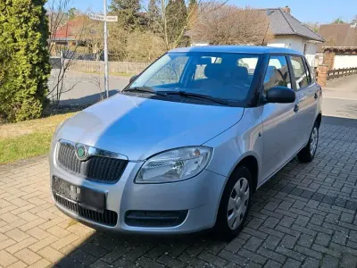 Gebraucht Skoda Fabia 69 PS (50 kW) 2010 Silber Kleinwagen