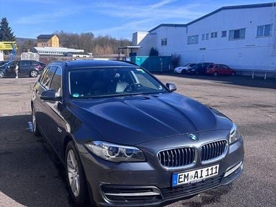 Gebraucht BMW 520 184 PS (135 kW) 2017 Grau Kombi