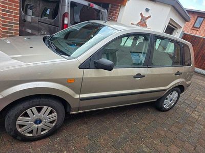 Second-hand Ford Fusion Ambiente 80 CP (58 kW) 2004 Bej Hatchback