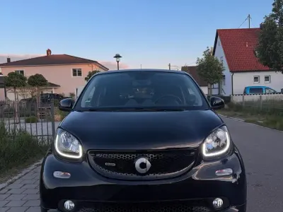 Używany Smart ForFour Brabus Xclusive 109 KM (80 kW) 2017 Czarny Hatchback