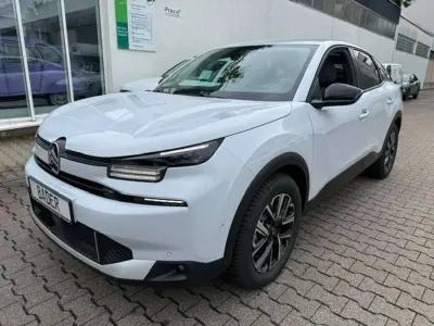 Neu Citroën C4 PureTech 131 PS (96 kW) 2026 Okenitweiß metallic SUV