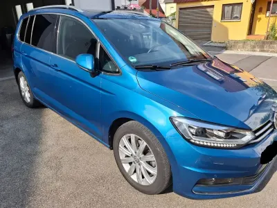 Gebraucht VW Touran Highline 150 PS (110 kW) 2019 Blau Van / Kleinbus