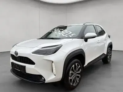 Neu Toyota Yaris Cross 130 PS (95 kW) 2026 Grün SUV