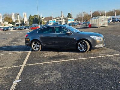 Grau Gebraucht 2013 Opel Insignia Active Limousine | 8.000 € (Fairer Preis)