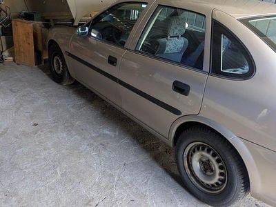 Begagnad Opel Vectra 101 HK (74 kW) 1997 Sedan