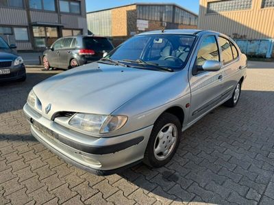 gebraucht Renault Mégane 1,6 TÜV Neu 02/26