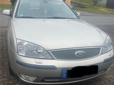 Gebraucht Ford Mondeo Ghia 170 PS (125 kW) 2004 Gold Limousine