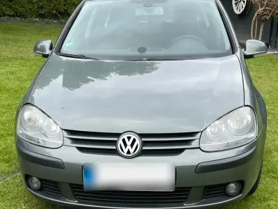 Gebraucht VW Golf V 75 PS (55 kW) 2004 Grün Kleinwagen