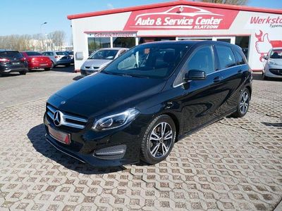 Usata Mercedes B180 122 CV (89 kW) 2017 Nero Monovolume