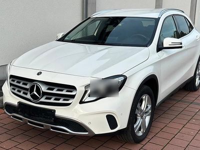 Gebraucht Mercedes GLA180 122 PS (89 kW) 2019 Weiß SUV