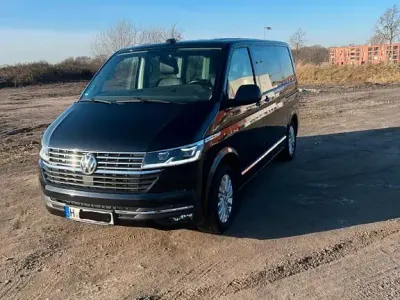 Gebraucht VW Multivan Highline 204 PS (150 kW) 2023 Schwarz Van / Kleinbus