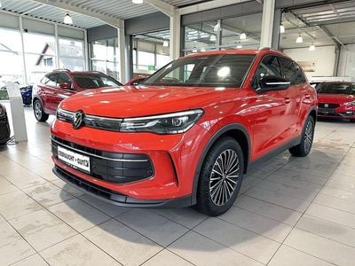 Rot Gebraucht 2025 VW Tiguan Pro SUV | 39.450 € (Guter Preis)