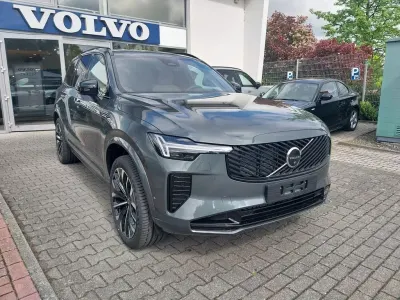 Neu Volvo XC90 Plus 407 PS (299 kW) 2026 Grün SUV