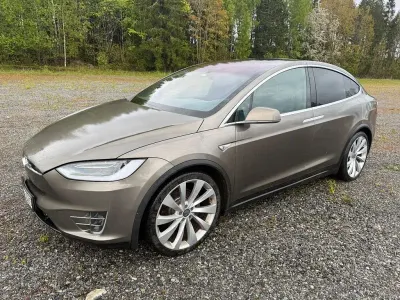 Käytetty Tesla Model X
