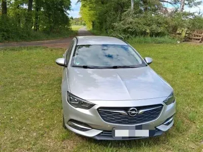 Gebraucht Opel Insignia Edition 136 PS (100 kW) 2019 Silber Kombi