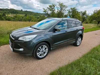 Gebraucht Ford Kuga Individual 150 PS (110 kW) 2016 Grau SUV