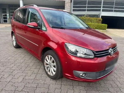 Gebraucht VW Touran Highline 140 PS (102 kW) 2011 Rot Van / Kleinbus