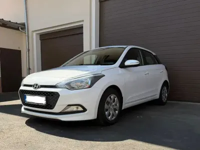 Gebraucht Hyundai i20 75 PS (55 kW) 2016 Weiß Kleinwagen